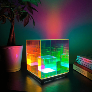 Επιτραπέζιο φωτιστικό Infinity Mirror Cube